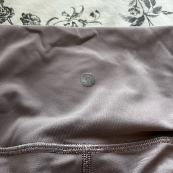 Mauve lululemon wunder under leggings size 2 - Picture 3 of 3